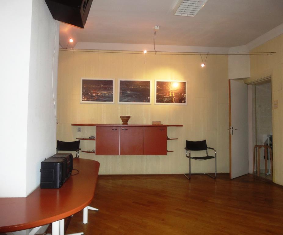 Frank'S Backpackers Hostel Helmond Ngoại thất bức ảnh